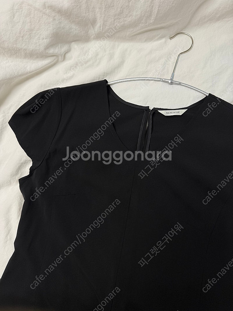 녹섭 브이넥 윙 블라우스 블랙 v-neck wing b...--2