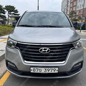 그랜드 스타렉스 5밴 중고차 스타렉스 중고 가성비차량 은색 2018년식 67,732km 2WD 밴 5인승 모던 중고차카페