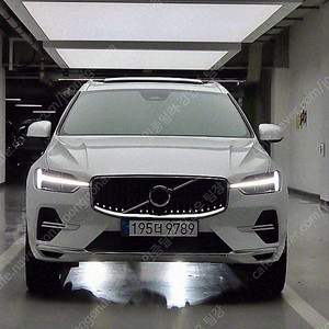 진주색 볼보 XC60 중고 볼보 중고차 T8 울티메이트 브라이트 중고차싸게사기 중고리스할부 3,849 km