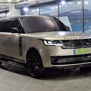 랜드로버 중고 레인지로버 랜드로버 레인지로버 중고 갈색 2023년식 7,179km 4.4 P530 LWB SV 중고차금리