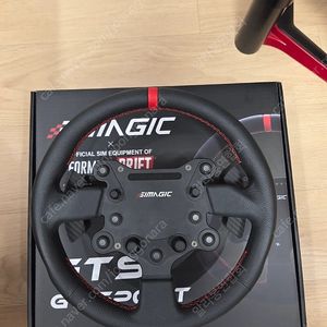 심매직 Simagic GTS 휠 판매합니다.