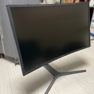 삼성 27인치 커브드 C27HG70QQK 고장 부품용 택포 3만 메인보드.스탠드 케이블 사용 가능