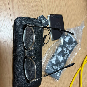 크롬하츠 보넨노이슈어2 블랙실버 입니다(데모렌지분실,나머지풀구성품)