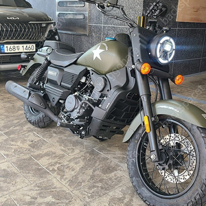 S급신차급 USA 미국브랜드 UM 모터사이클 코만도 125 cc 최장길이 아메리칸 입문용바이크 귀한 카키색 블랙 에디션 크롬죽이기 서울 직거래 지넷 블랙박스2채널 장착 100k