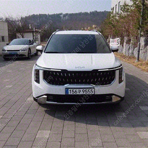 더뉴 카니발 중고 가격 중고 카니발 흰색 2025년식 4,001km 가솔린 9인승 시그니처 믿을 수 있는 중고차