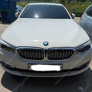 bmw g30 전기형 앞범퍼 뒷범퍼와 헤드라이트 테일램프 그릴 팝니다.