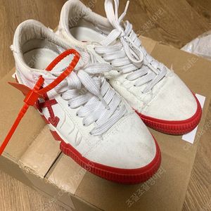 나이키x오프화이트 스니커즈 37