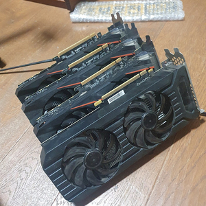 rx580 8g 3장 + gtx 1060 1장 부품용