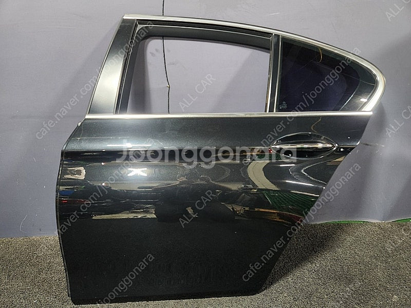 4372 BMW F10 5시리즈 후기형 운전석 리어도어/운전석 2열문짝 20만원--0