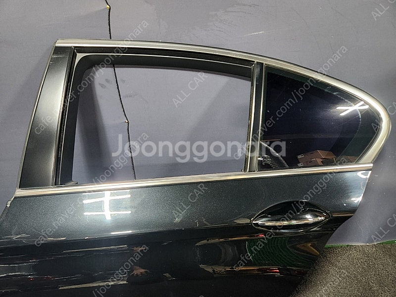 4372 BMW F10 5시리즈 후기형 운전석 리어도어/운전석 2열문짝 20만원--1