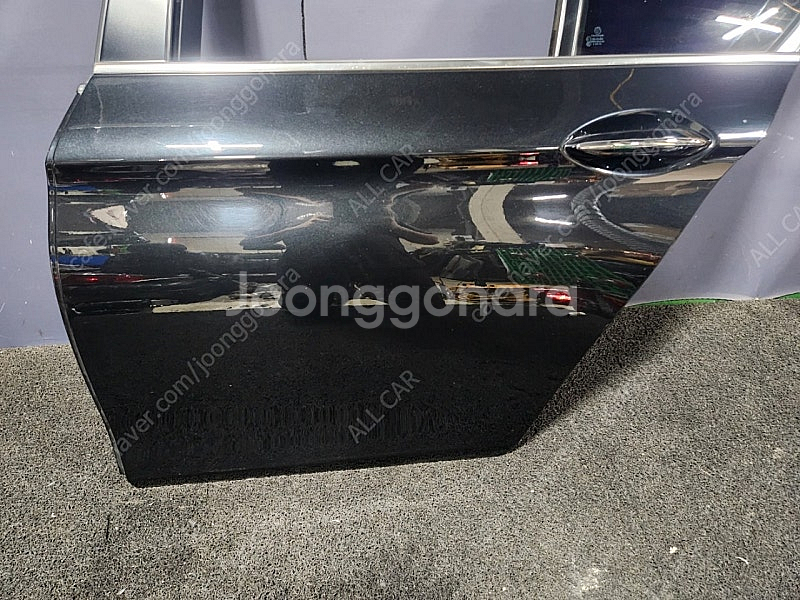 4372 BMW F10 5시리즈 후기형 운전석 리어도어/운전석 2열문짝 20만원--2