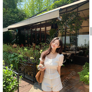제니오 블라우스