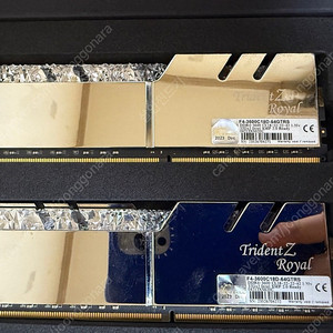 지스킬 트라이던트 로얄 골드 ddr4 3600 64G 팝니다.