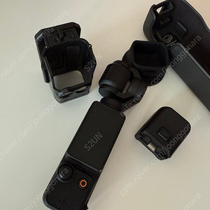 DJI 오즈모 포켓3(3번 사용/25년 3월 DJI공식업체 구입/액세서리 포함)