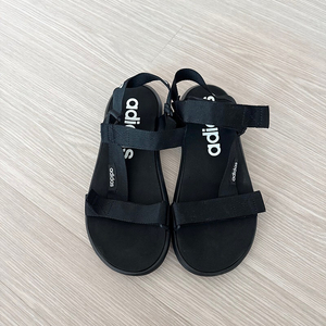 아디다스 스트랩 샌들 블랙 250