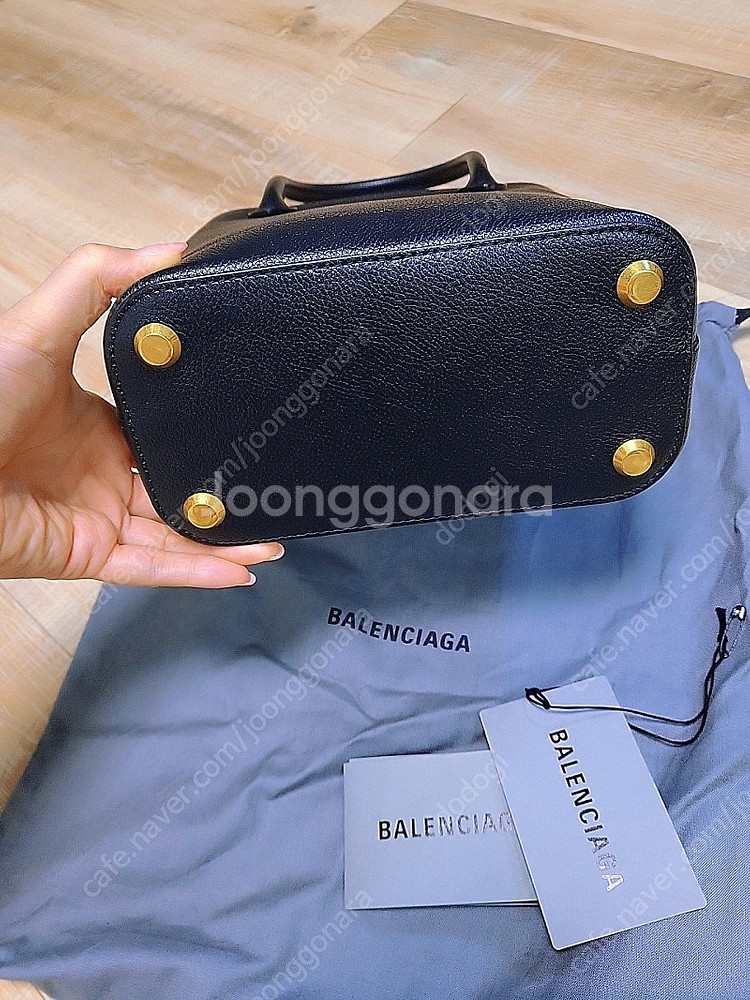 발렌시아가 에브리데이 빌토트백 가방 판매합니다--3