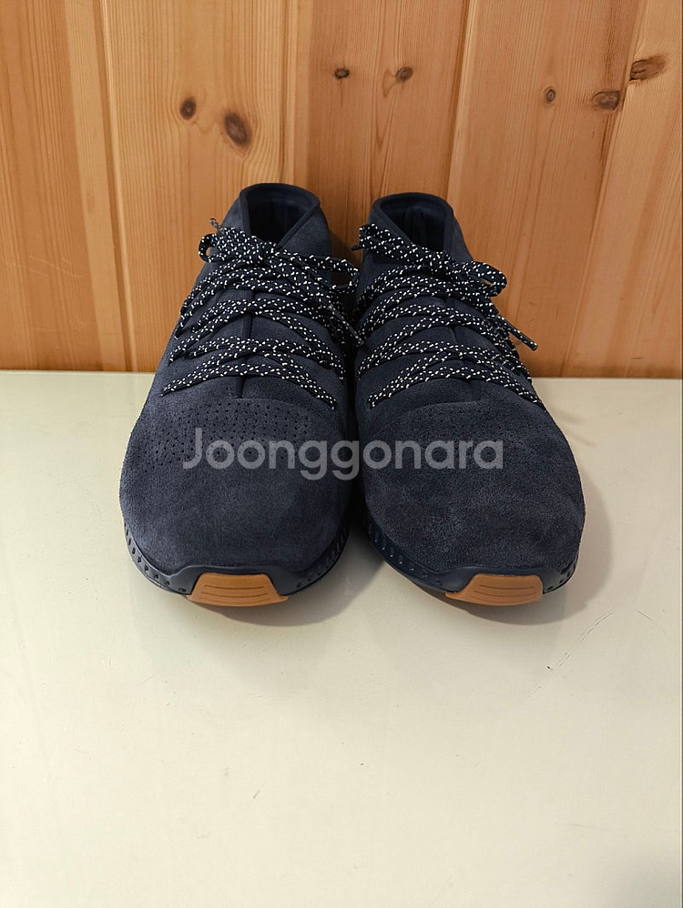 285mm 언더아머 벨로체 미드 스웨이드--2