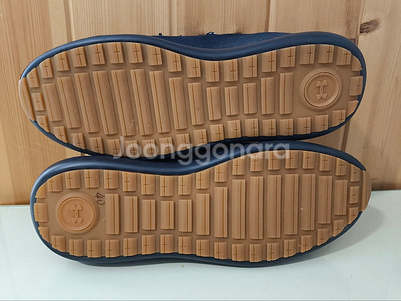 285mm 언더아머 벨로체 미드 스웨이드--8