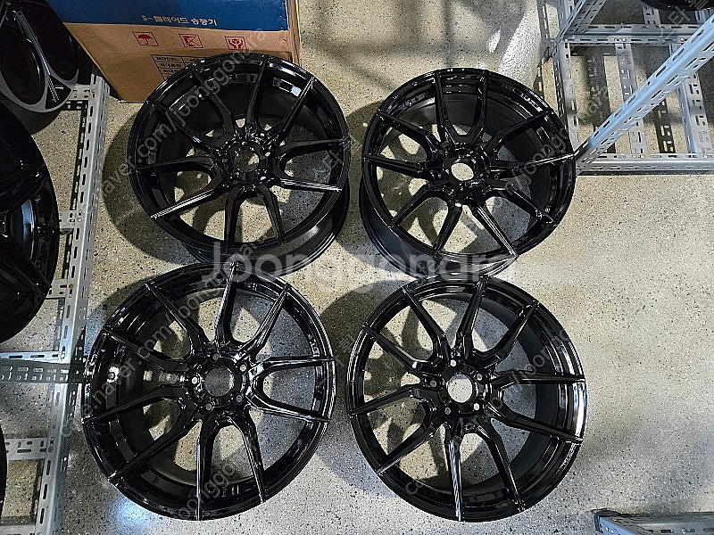 지가토 ZF01 블랙유광 19인치 사제휠 대품판매70만...--0