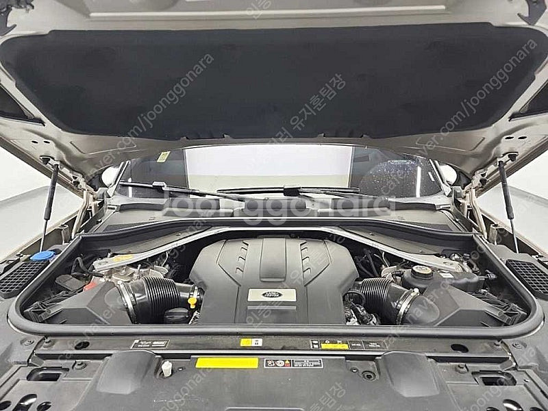 랜드로버 중고 금색 2023년식 19,136km 4.4...--5