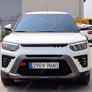 티볼리 중고 가격 더 뉴 티볼리 흰색 2024년식 8,064km 2WD 가솔린 1.6 V3 수원중고차