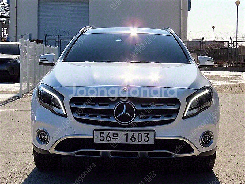 벤츠 GLA 중고 벤츠 GLA클래스 중고 흰색 2019년식 72,204km GLA220 프리미엄 개인사업자 차량구매--0