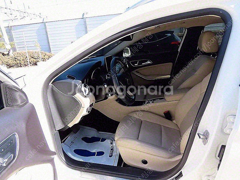 벤츠 GLA 중고 벤츠 GLA클래스 중고 흰색 2019년식 72,204km GLA220 프리미엄 개인사업자 차량구매--5