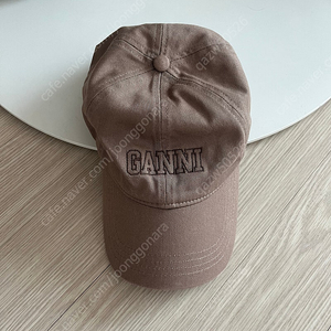 GANNI 가니 모자 볼캡 브라운