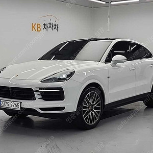포르쉐 카이엔 중고 포르쉐 중고 수입중고자동차 흰색 2023년식 8,292km 3.0 쿠페 중고차 살 때