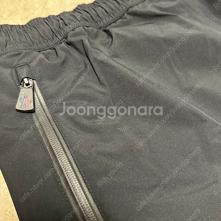 [XL] 몽클레어 고어텍스 버뮤다 팬츠 판매합니다--3