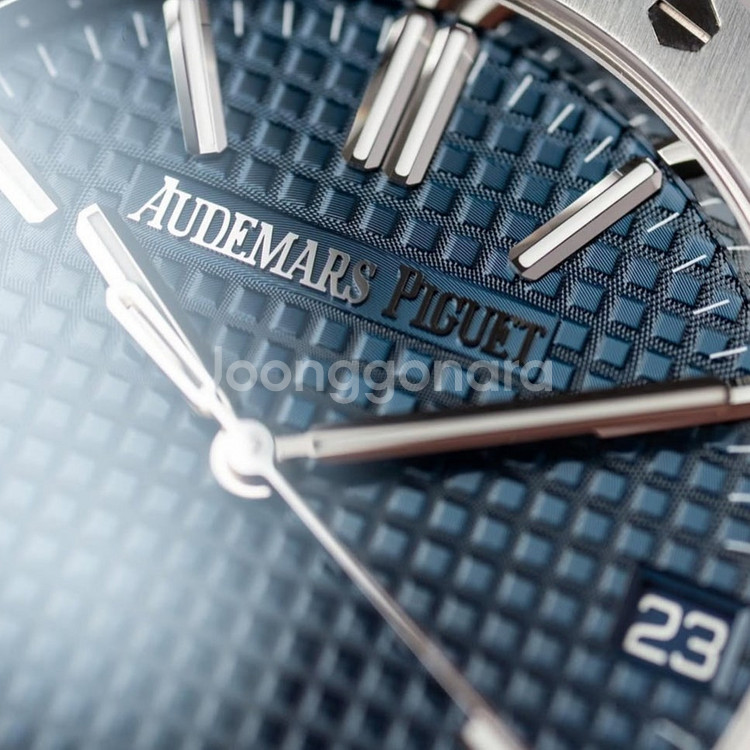 롤렉스 매장 입장 전 프리미엄이 붙는 제품들 빠르게 시세 필요할 때 연락주세요--3