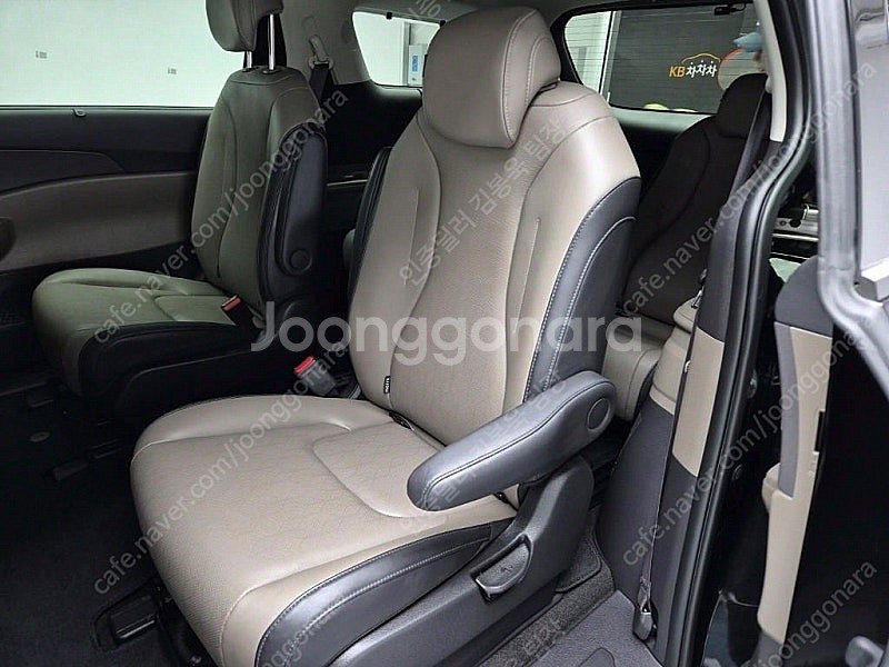 더뉴 카니발 중고 가격 중고 카니발 검정색 2025년식...--7
