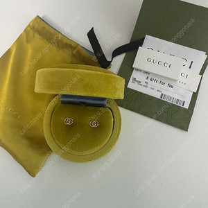 사용감적은 구찌 러닝 18k 귀걸이 풀박(영수증)