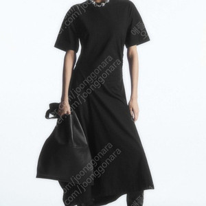 코스 애시메트릭 원피스 판매합니다.