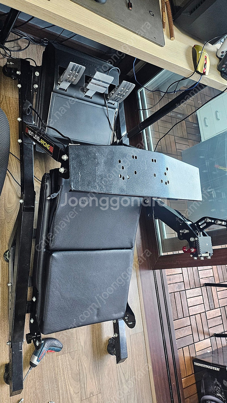 넥스트레벨 f1gt 레이싱휠 거치대 판매합니다--3