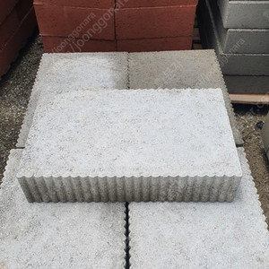 컨테이너 받침돌 콘테이너 주춧돌 기초석 캡블럭 디딤석 디딤돌 보도블럭 보강토