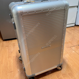로우로우 캐리어 실버 108L 28인치 새제품