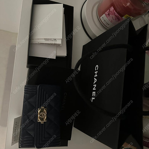 샤넬 보이 카드지갑 팝니다 정품
