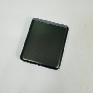 외관깔끔 갤럭시 Z플립5G 블랙색상 256G 7.5만원 판매합니다.꿀폰 기능정상