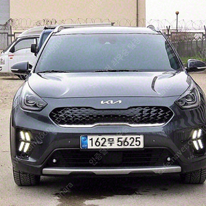 니로 중고 니로 더 뉴 니로 중고차 검정색 2022년식 85,627km 1.6 플러그인 HEV 시그니처 개인사업자 차량구매