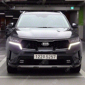 쏘렌토 중고 신형 쏘렌토 MQ4 중고 쏘렌토 중고차 회색 2021년식 디젤 2.2 4WD 프레스티지 수원중고차