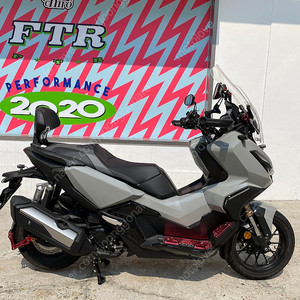 혼다 ADV350 24년식 2300km 신차급 차량 팝니다.