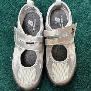 뉴발란스 브리즈 실버 240