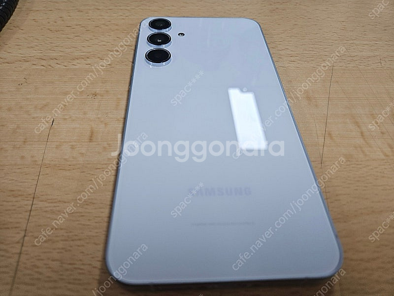 갤럭시 퀀텀5(A55) 측면 비닐조차 떼지 않은 S급--1