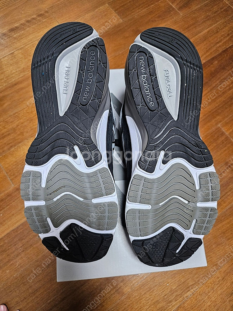 뉴발란스 990 V6 블랙 270판매--3