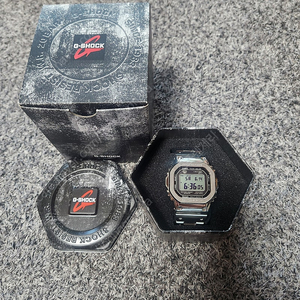 지샥 풀메탈 GMW-B5000D-1DR 판매합니다(25년 6월 구입)
