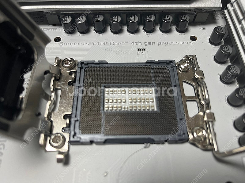 기가바이트 Z790 AORUS PRO X 화이트--6