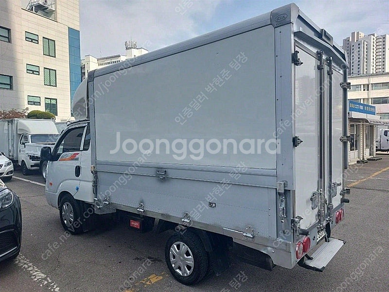 중고 봉고3 윙바디 1톤 킹캡 흰색 2018년식 1.0...--3