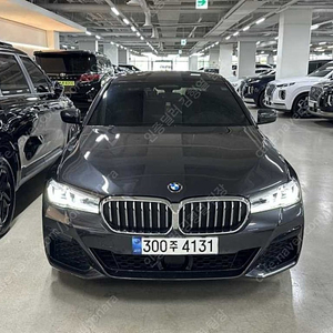 BMW 5시리즈 수입중고차시세 2022년식 13,888km 530i xDrive M 스포츠 중고차가성비