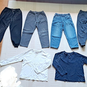 남아옷 130전후, 유니클로 키즈반바지, 빈폴키즈 여름선캡, 장난감일괄(탱탱볼,스피너,led라운드볼,포켓몬카드)
